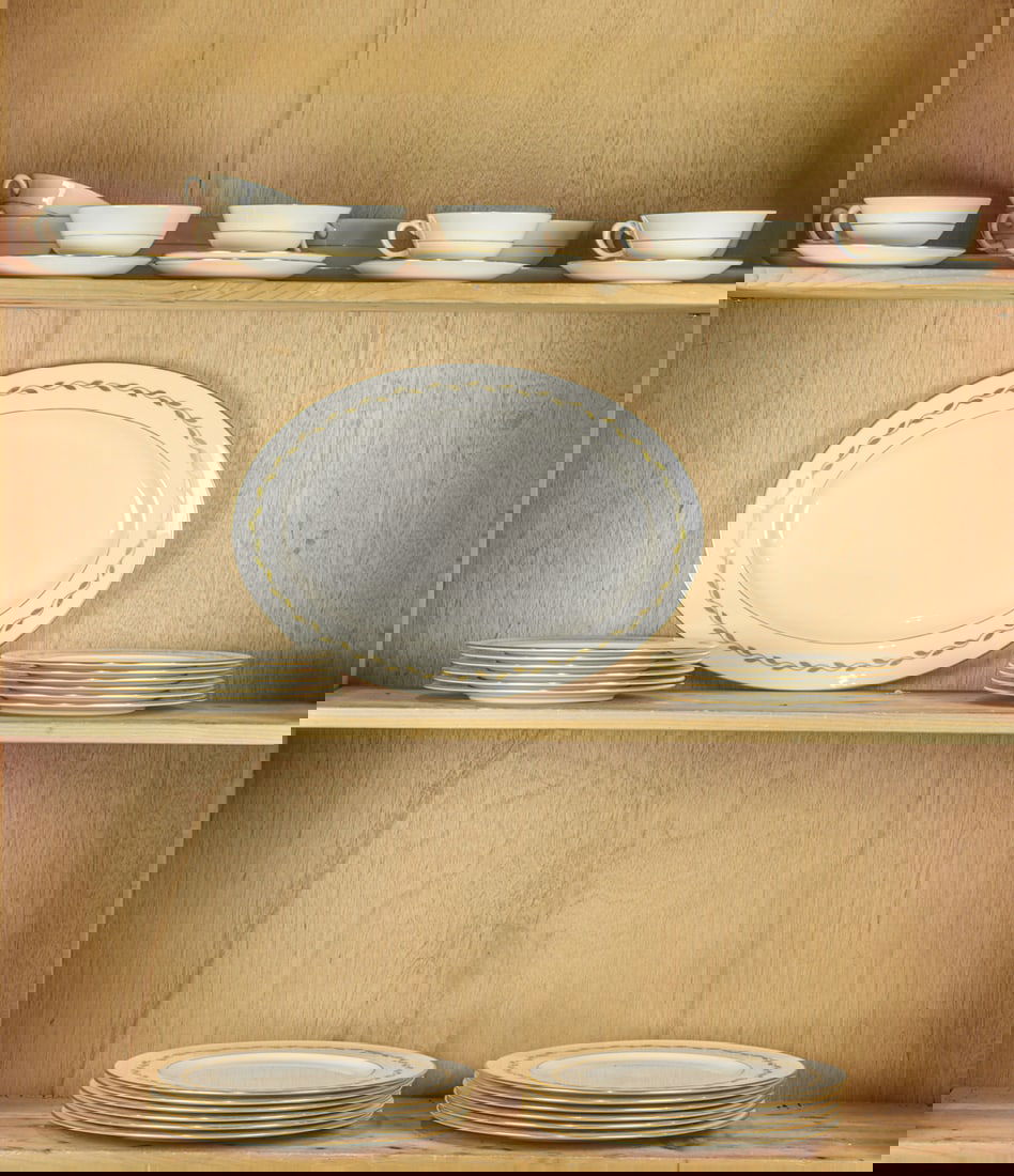 A Lenox porcelain dinner service in the Gold Wreath pattern (1 of 1)