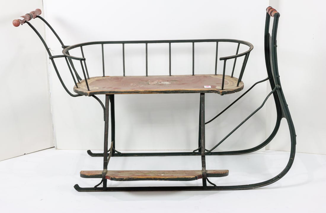 A Victorian childs sleigh (1 of 2)