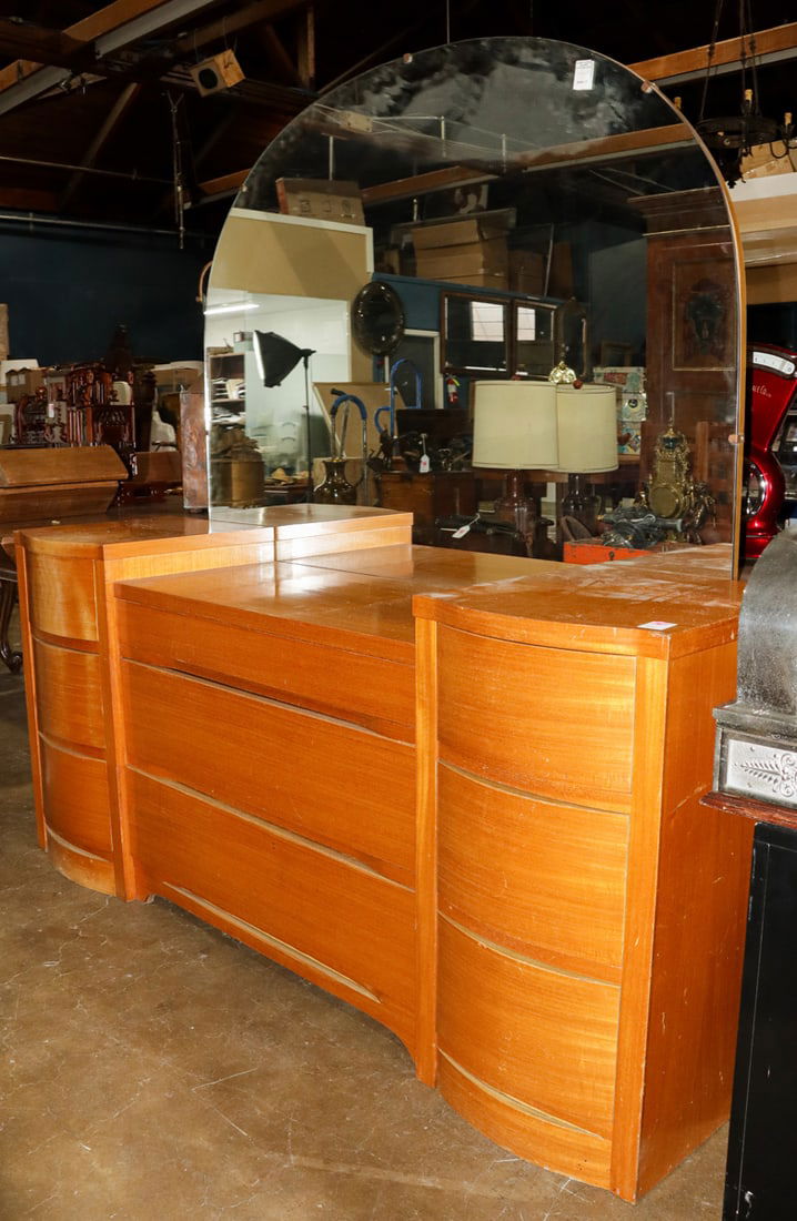 An Art Deco vanity (1 of 1)