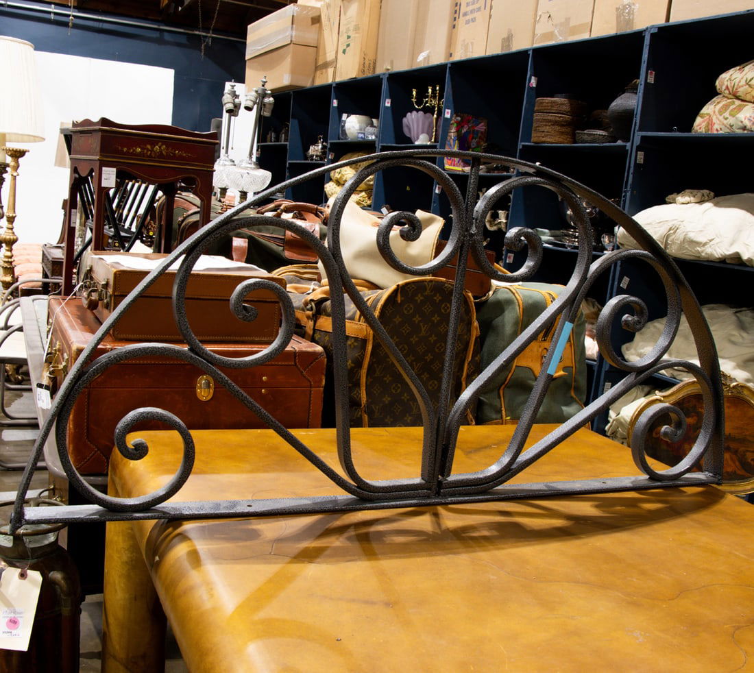 A powdercoated metal arched architectural element (1 of 1)