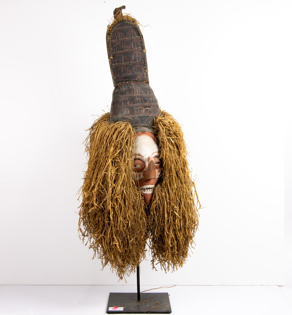 An African tribal mask (1 of 1)