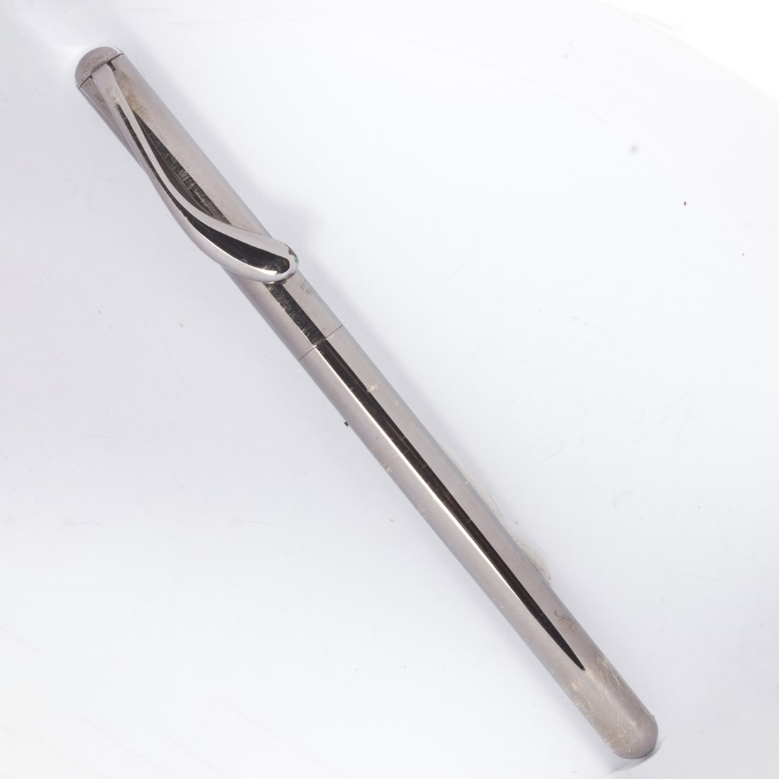 A Tiffany silver pen in box (1 of 2)