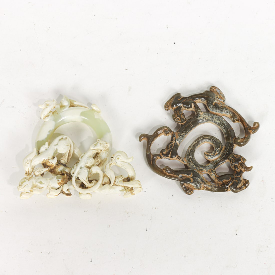 (lot of 2) Chinese archaistic hardstone 'dragon' carvings (1 of 1)