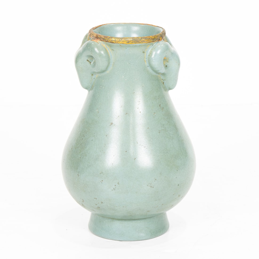 A Chinese celadon glaze vase (1 of 2)