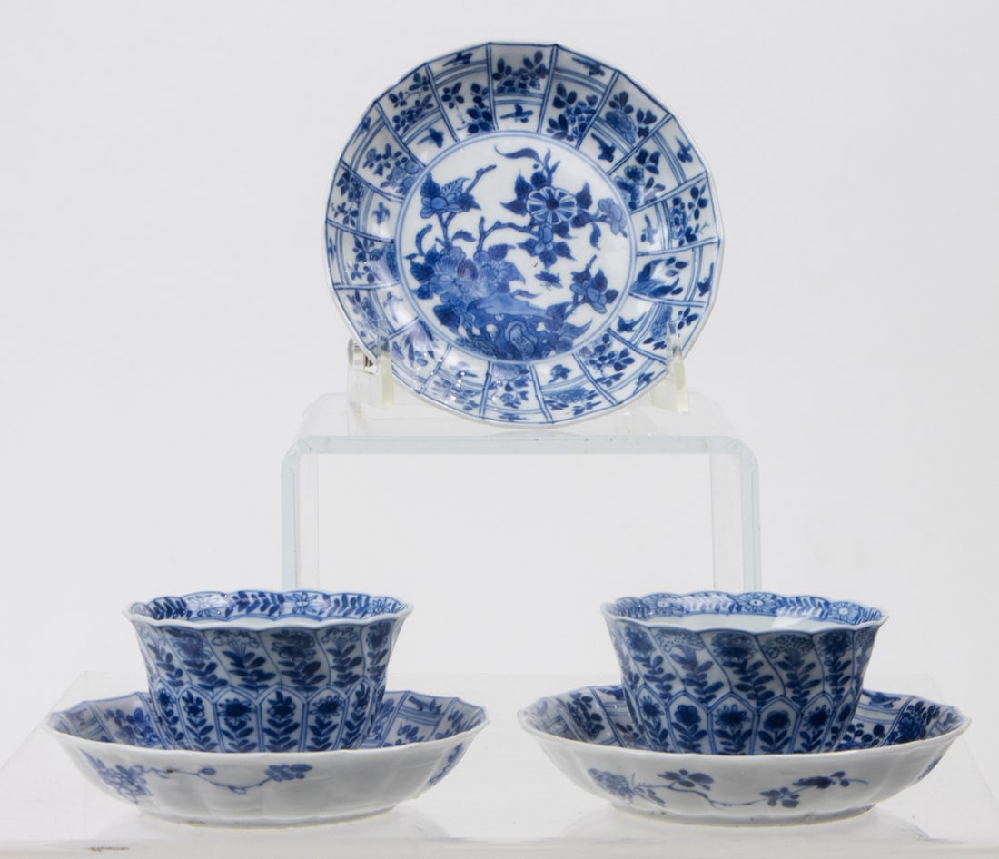 (lot of 5) Chinese export blue and white tea cups and saucers (1 of 1)