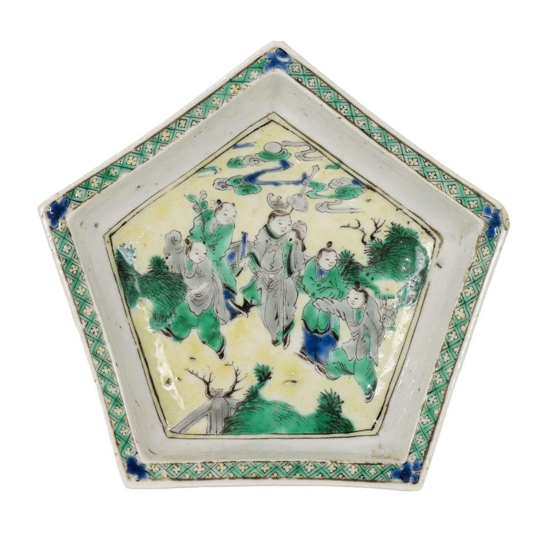 A Chinese famille verte figural tray: A Chinese famille verte figural tray. 18th century, 5.625" across.