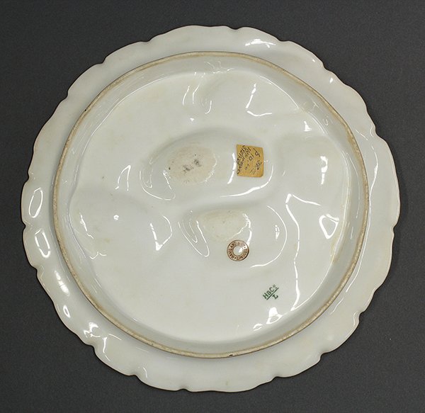 European porcelain oyster plates with five wells, 19th  - 3