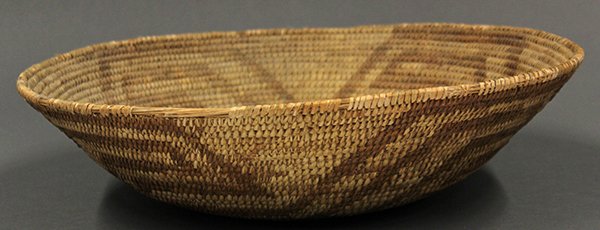 Large Southwest Native American basketry tray - 4