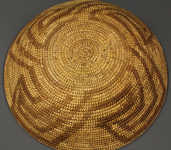 Large Southwest Native American basketry tray - 7