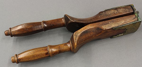 Will & Finck wood and brass lemon press, 19th century
