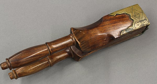 Will & Finck wood and brass lemon press, 19th century - 4