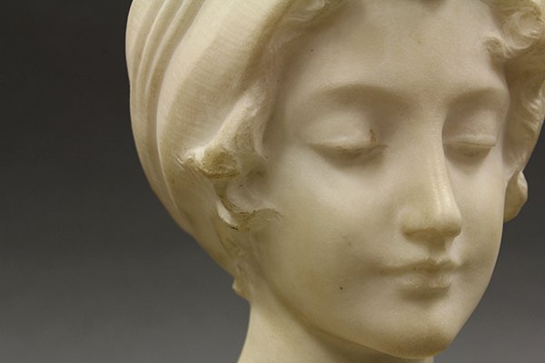 Italian alabaster and marble bust, 19th century - 9