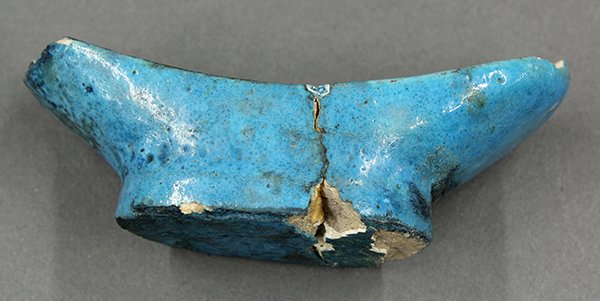 Faience head rest - 6
