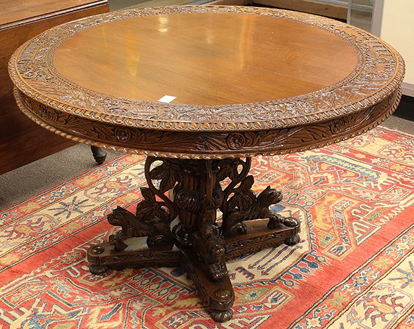 Continental Renaissance style walnut table - 2