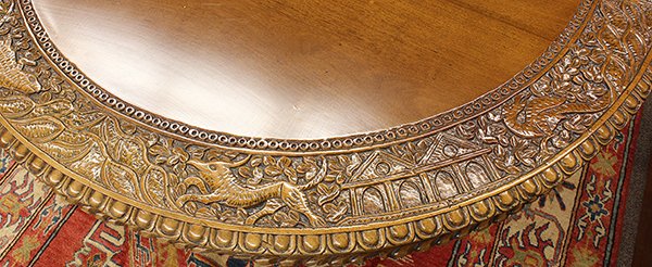 Continental Renaissance style walnut table - 5