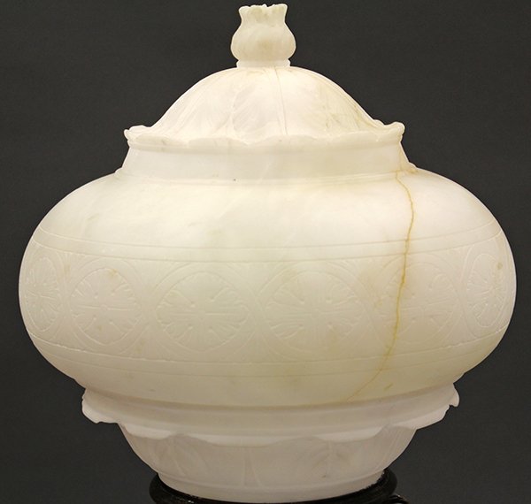 Continental alabaster and patinated bronze table lamp - 8