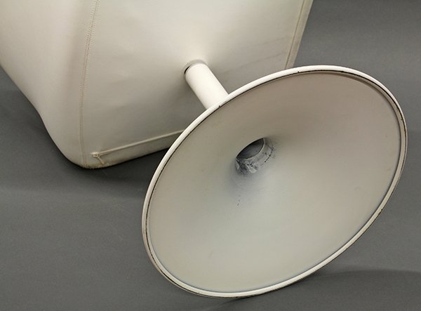 Saarinen style padded Tulip chairs - 6