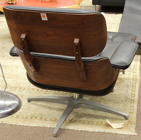 Mid century lounge chair and ottoman in the style of Ea - 3