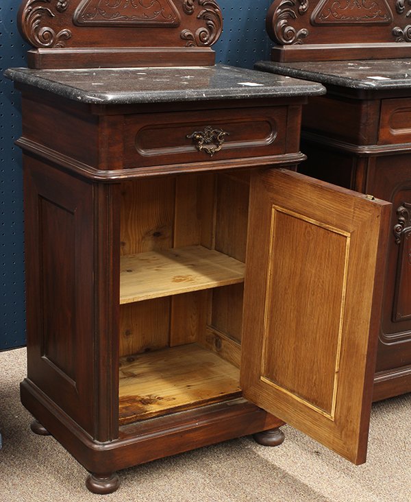 Pair of Italian Rococo style bedside tables - 7