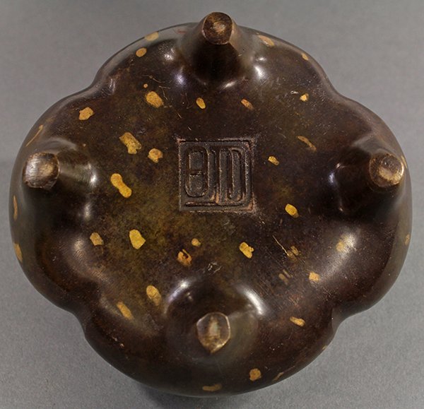 Chinese gold splashed bronze censer - 8