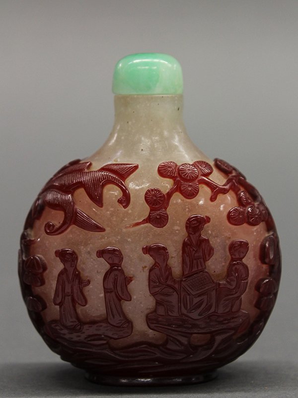 Chinese Overlay Peking Glass Snuff Bottle