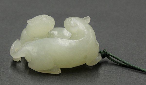 Chinese Jade Toggle of a Pair of Zoomorphs - 4
