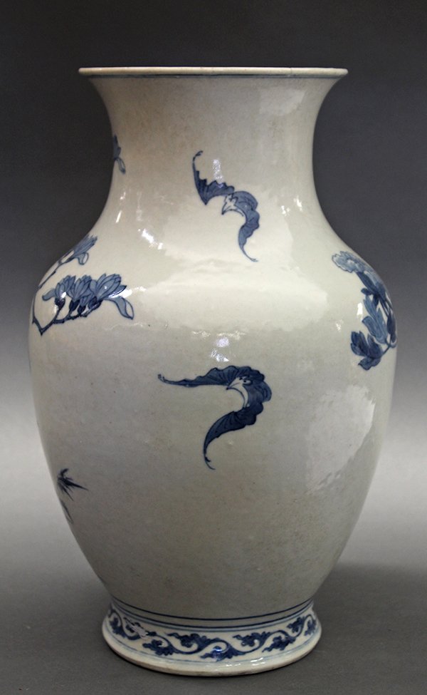 Chinese Blue-and-White Porcelain Vase - 3