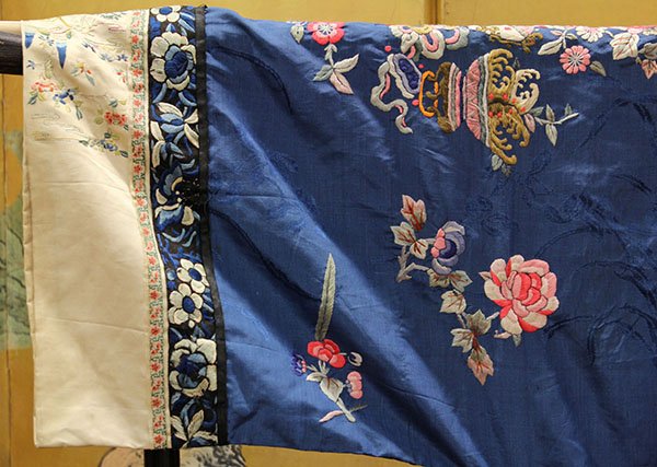 Two Chinese Silk Robes - 6