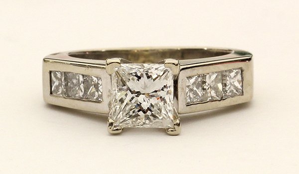 White gold princess-cut diamond ring