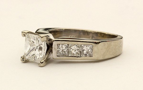 White gold princess-cut diamond ring - 2