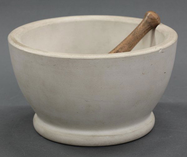Wedgwood pharmacy mortar and pestle, 19th century
