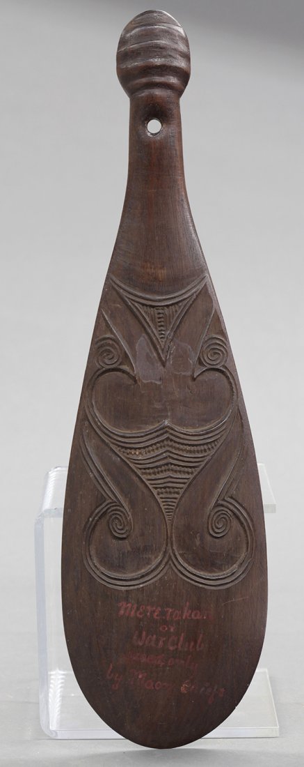 Maori people of New Zealand, wood fighting club (patu): Maori people of New Zealand, wood fighting club (patu), probably made during their artistic revival period in the early 20th century, finely carved with traditional Maori motifs, excellent condition, 