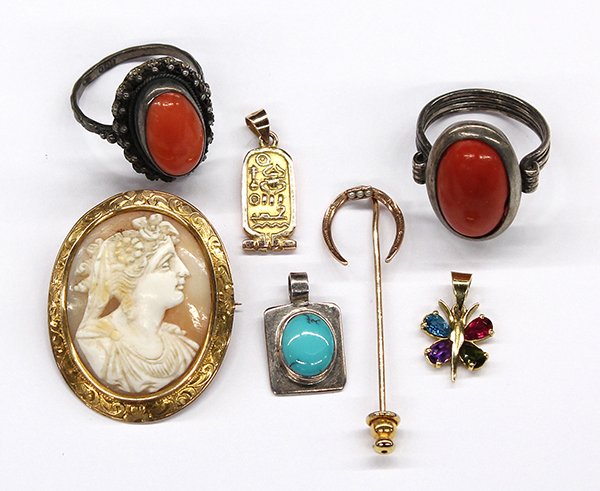 Cameo brooch horse shoe pin coral turquois silver ring : Collection of miscellaneous jewelry items a gold filled shell cameo brooch; Horse shoe stick pin; Silver and coral cabochon rings, 11.3 grams; Sterling silver and turquois pendant, 2.3 grams; Fourteen