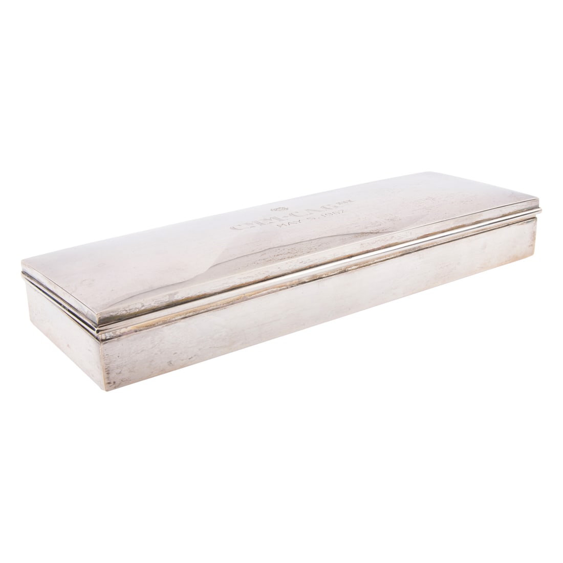 An American Caldwell Sterling Mounted Cigarette Box: An American Caldwell sterling mounted cigarette box, the cover monogrammed 'CMM-CAG III' and dated 'May 5, 1962', the interior of the cover is inscribed with '1957 Members of University Cottage Club'