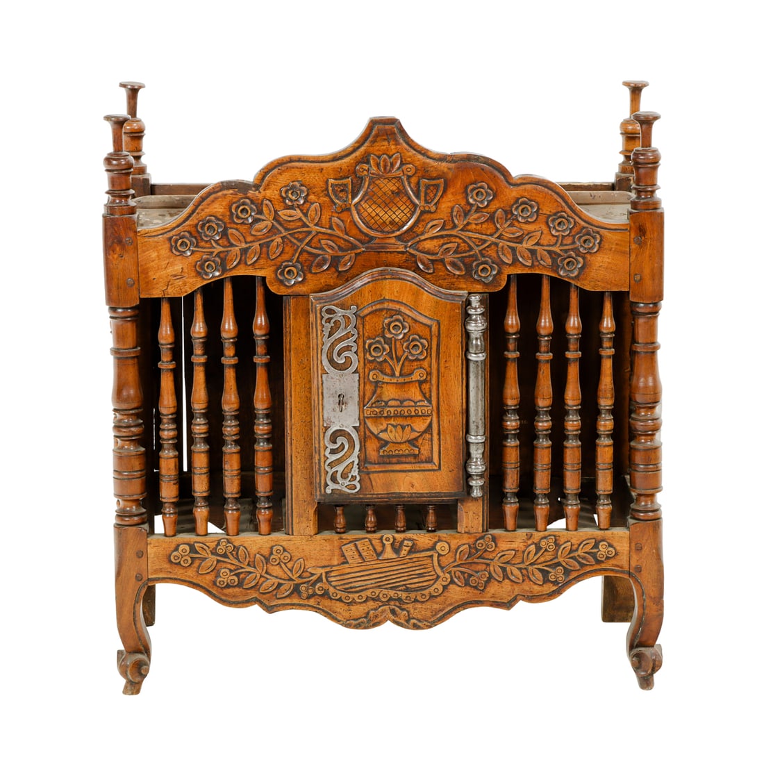 A French Provincial walnut panettiere circa 1770 (1 of 5)