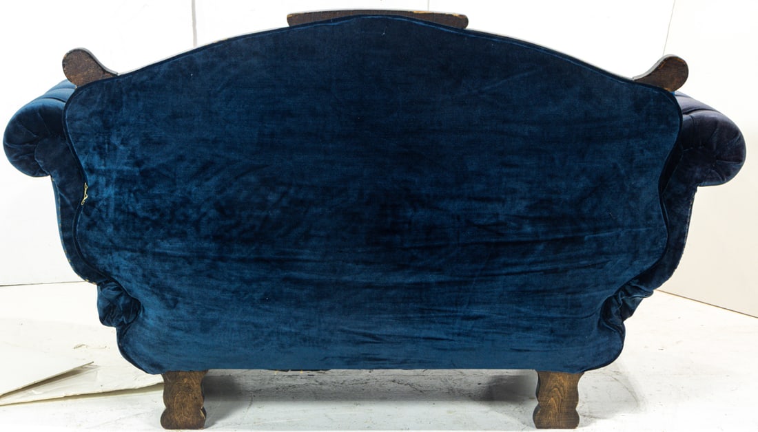 A late Victorian oak settee - 5