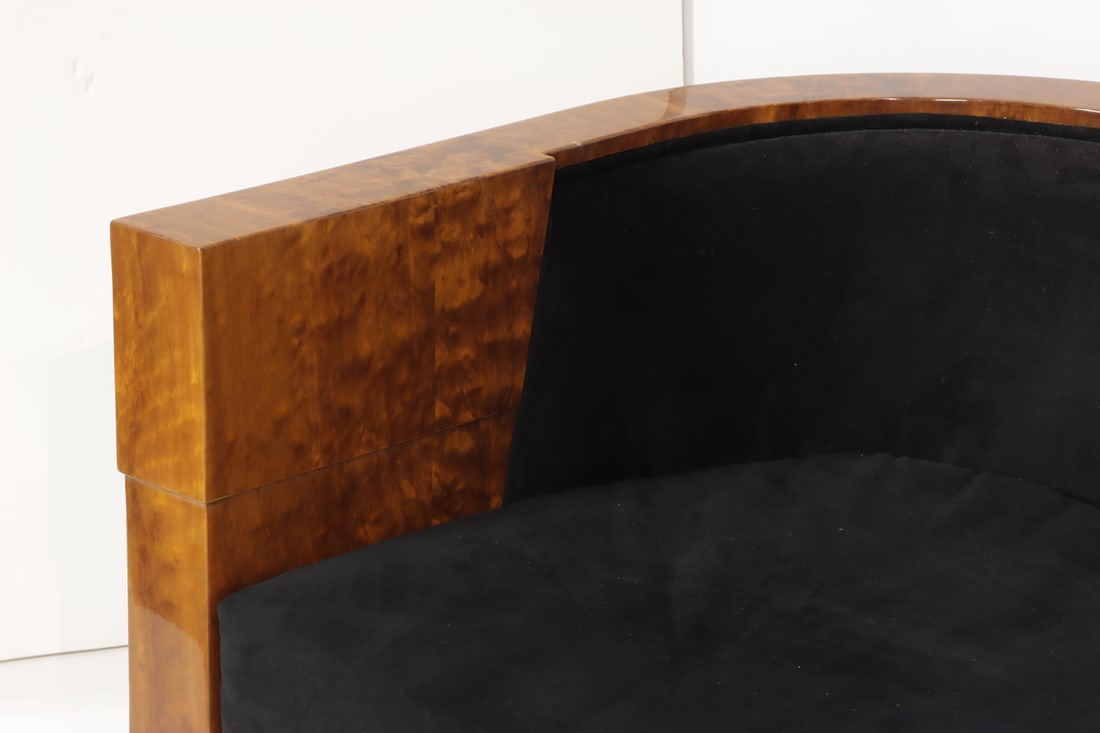 A Pace highly figured contoured sofa - 3