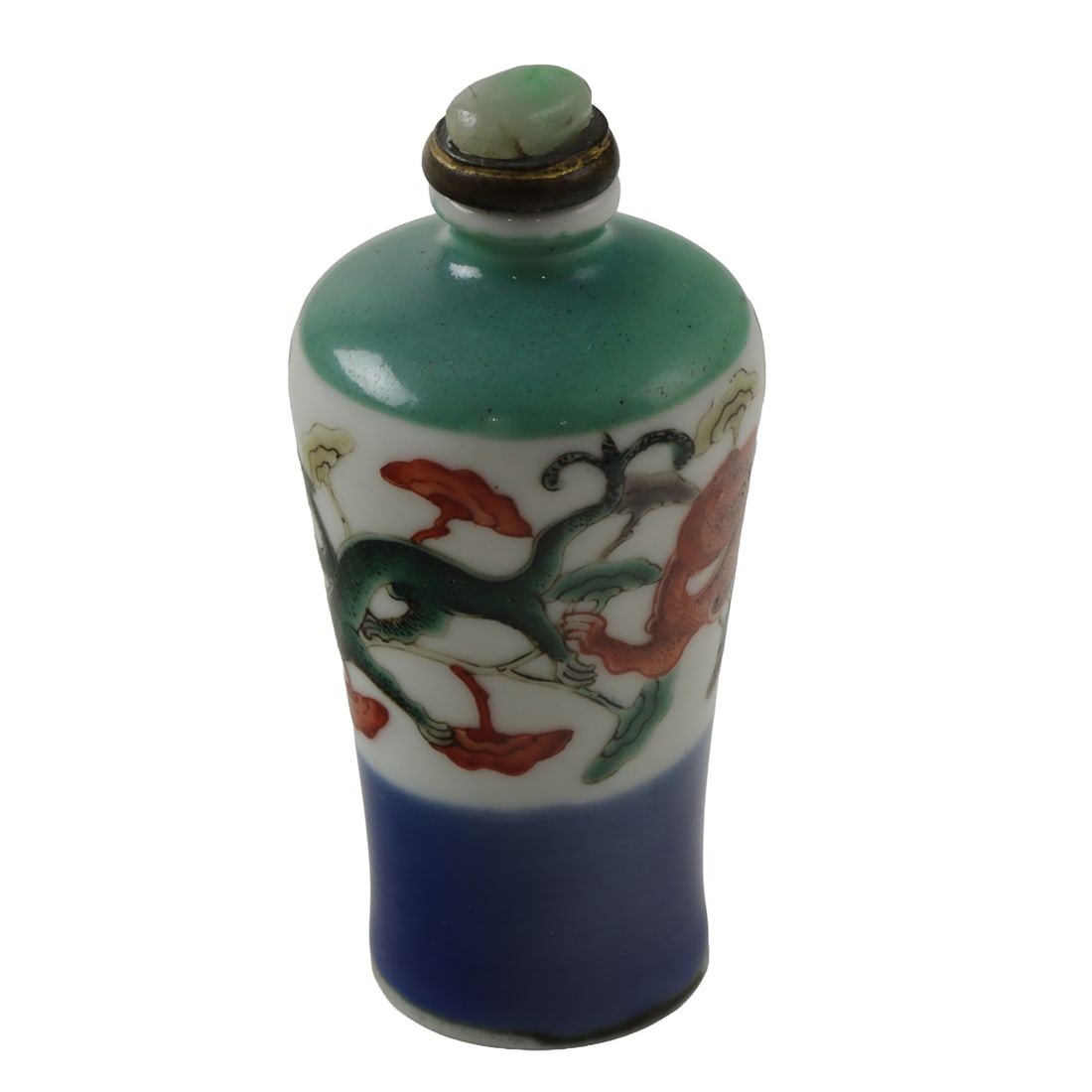 A Chinese famille verte 'dragon and lingzhi' snuff bottle (1 of 2)
