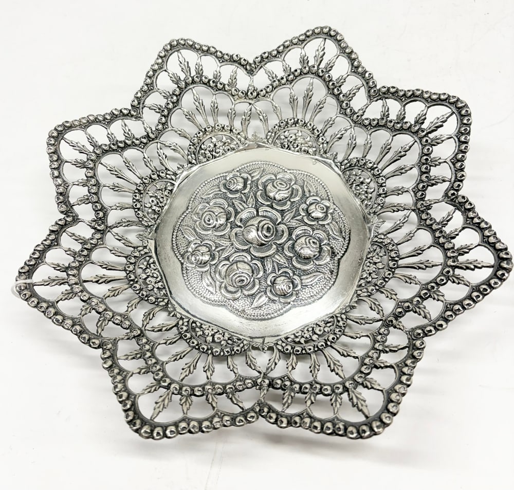 An Austrian-Hungarian 800-Silver Reticulated Bowl: An Austrian-Hungarian 800-silver reticulated bowl, 9.5"dia. 8.42 troy oz
