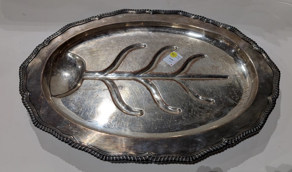 An American Silverplate Meat Carving Tray: An American silverplate meat carving tray, 24.25"l