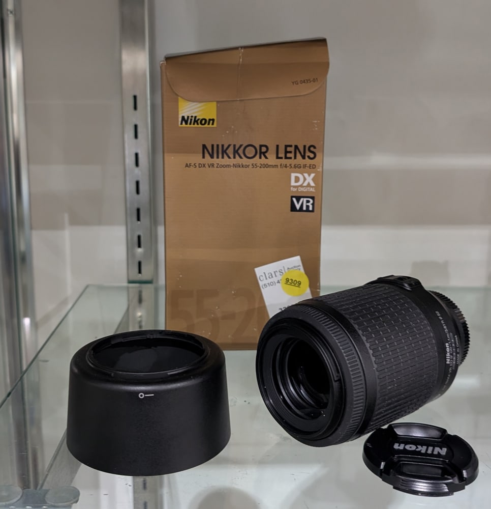 A Nikon Nikkor AF-S VR Zoom-Nikkor 55-200mm f/4-5.6G IF ED digital camera lens (1 of 1)