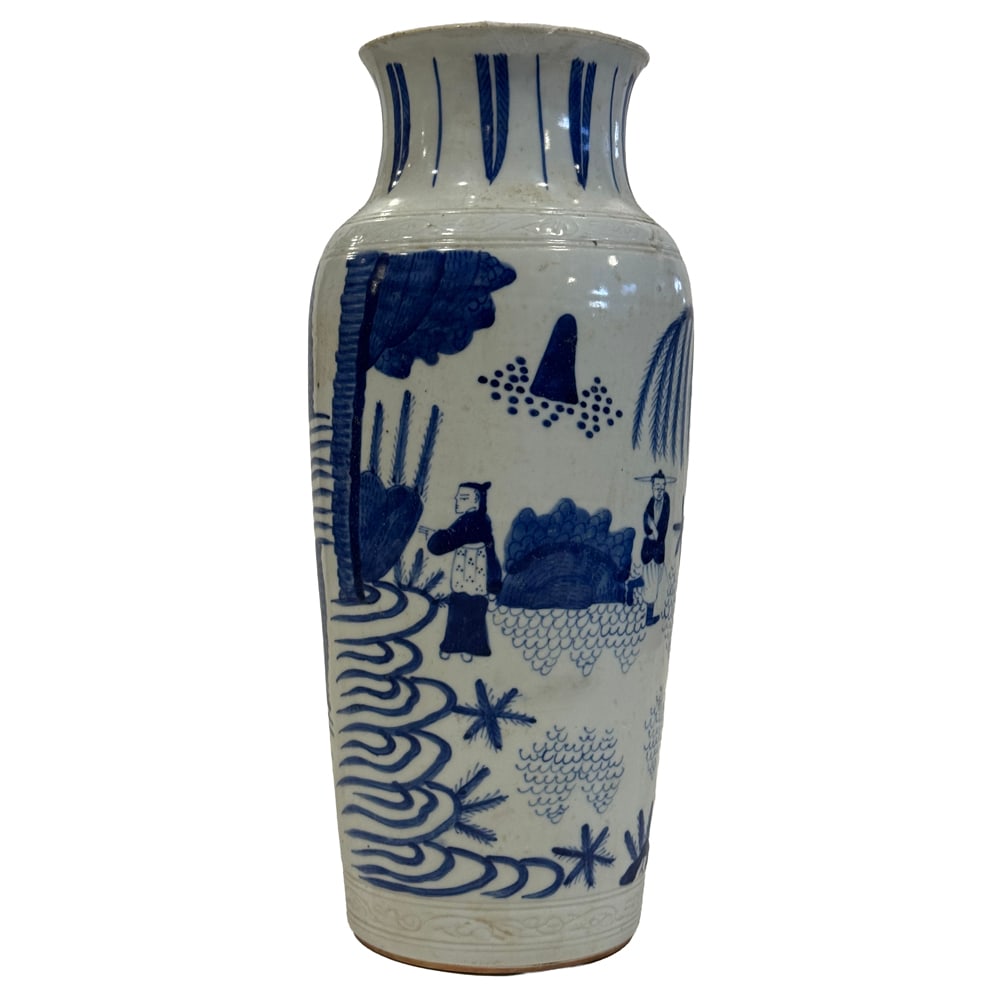 A Chinese blue and white vase (1 of 3)