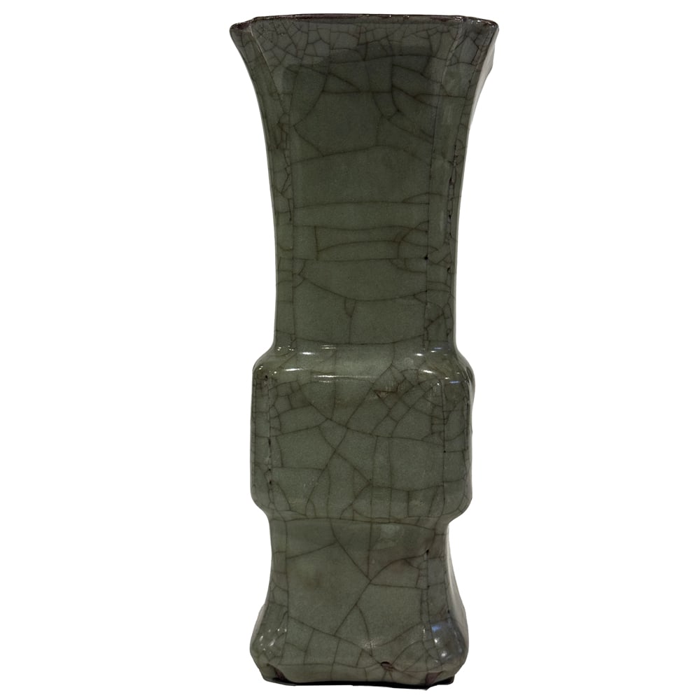 A Chinese Ge-type crackle glazed vase (1 of 2)