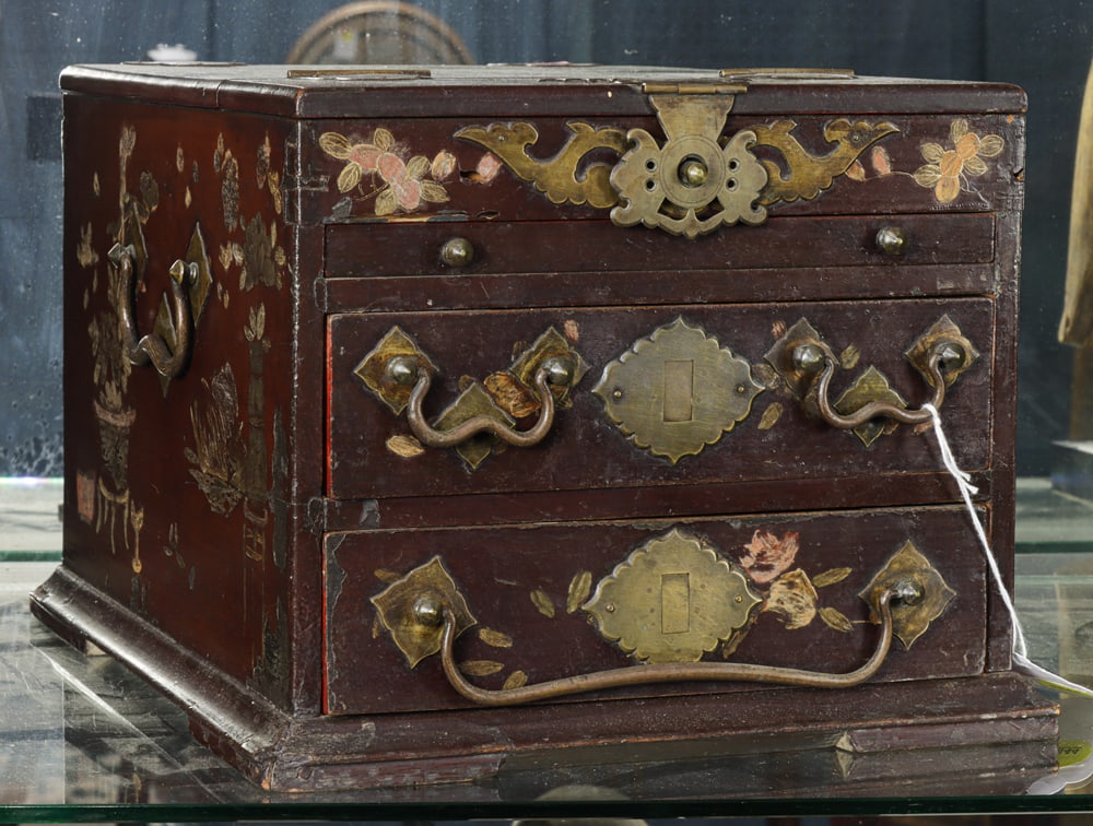 A Chinese hardwood jewelry box with mirror (1 of 1)