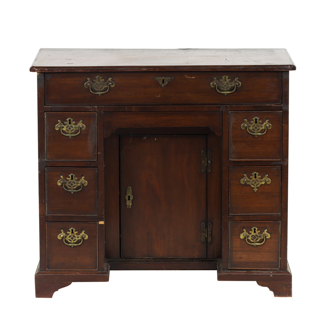 A George III mahogany kneehole desk (1 of 4)