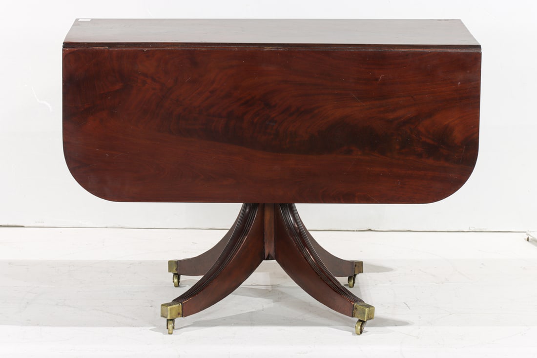 A Regency flame mahogany drop-leaf breakfast table - 2