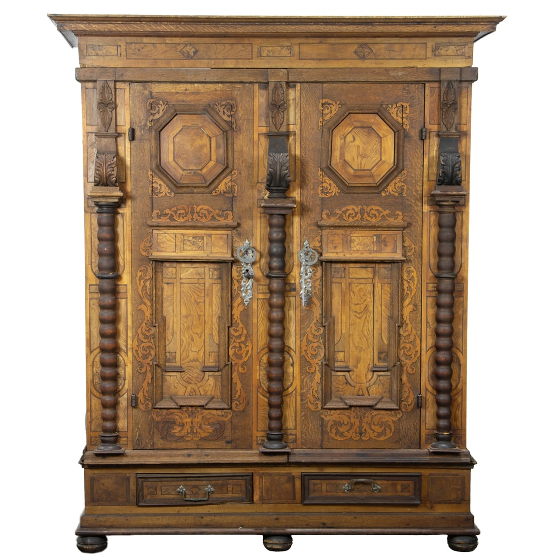 A German quartersawn oak shrunk or cabinet (1 of 6)