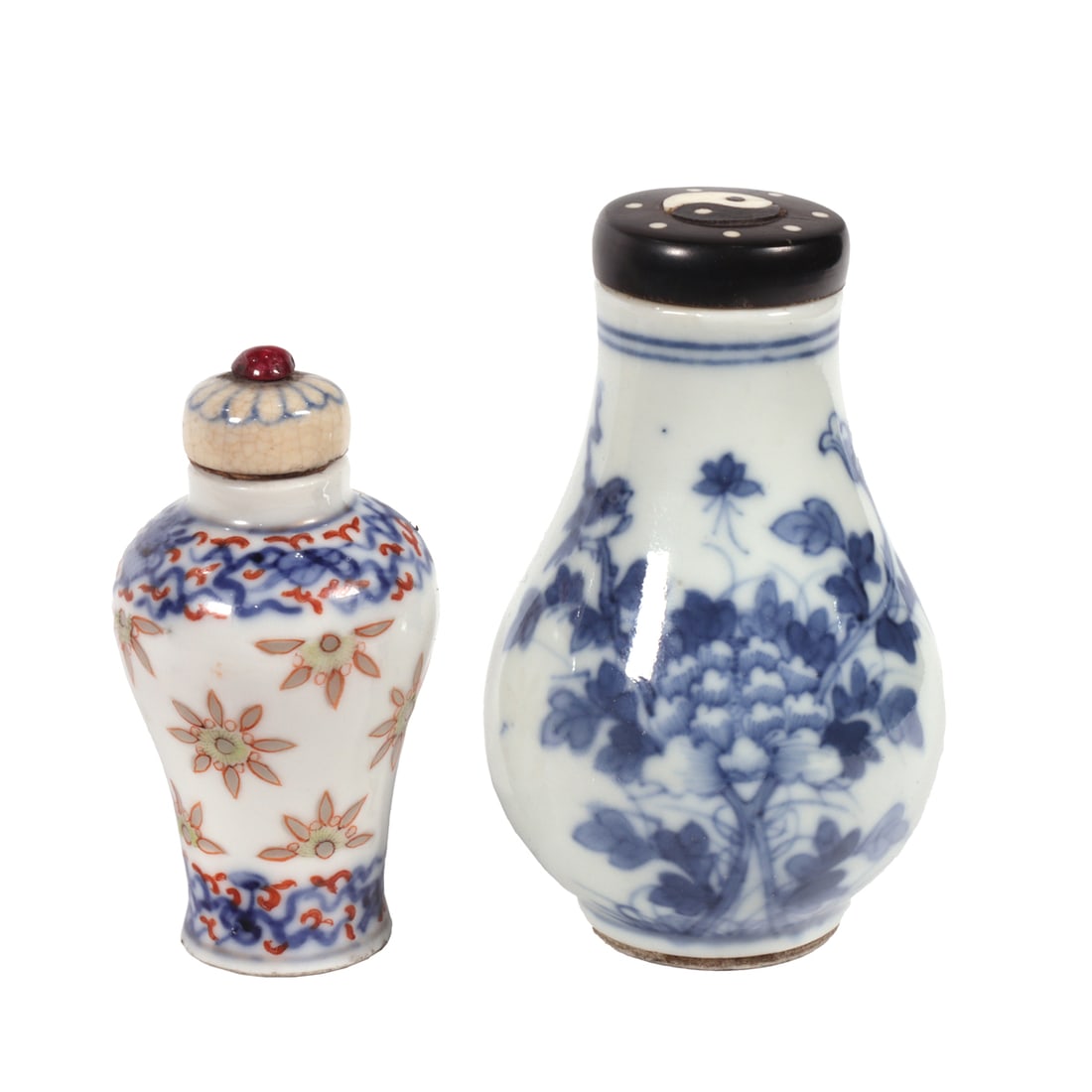 (lot of 2) Chinese blue and white snuff bottles (1 of 3)