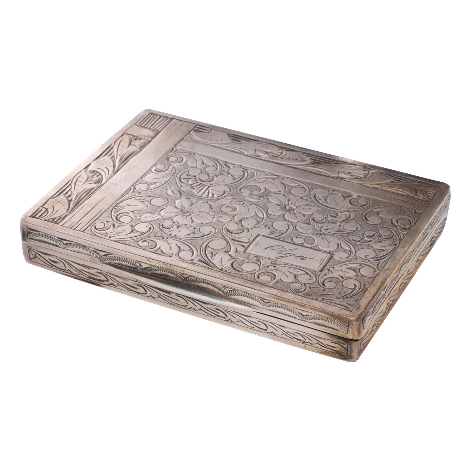 An antique silver box (1 of 2)