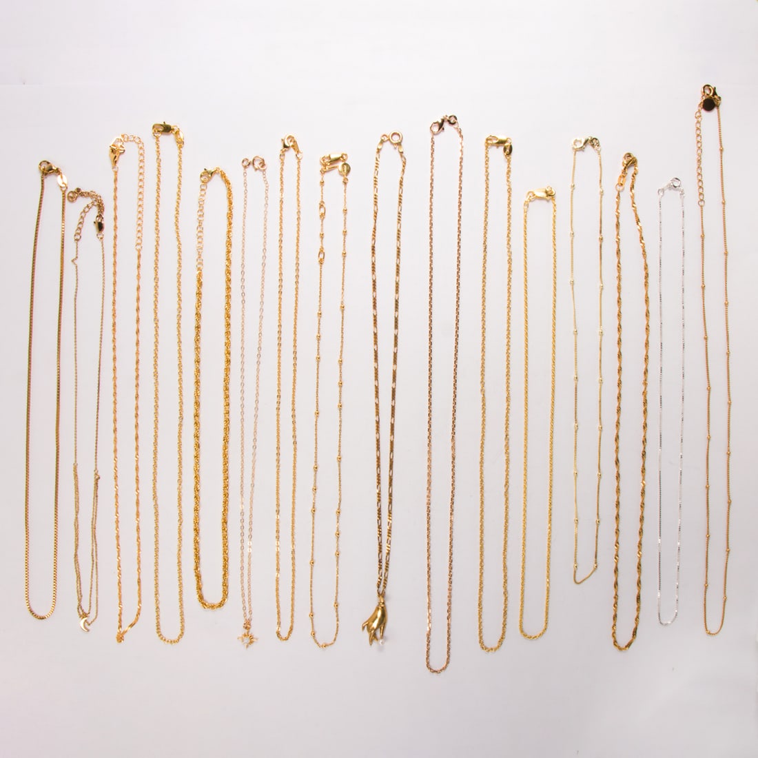 A miscellaneous group of chains (1 of 1)